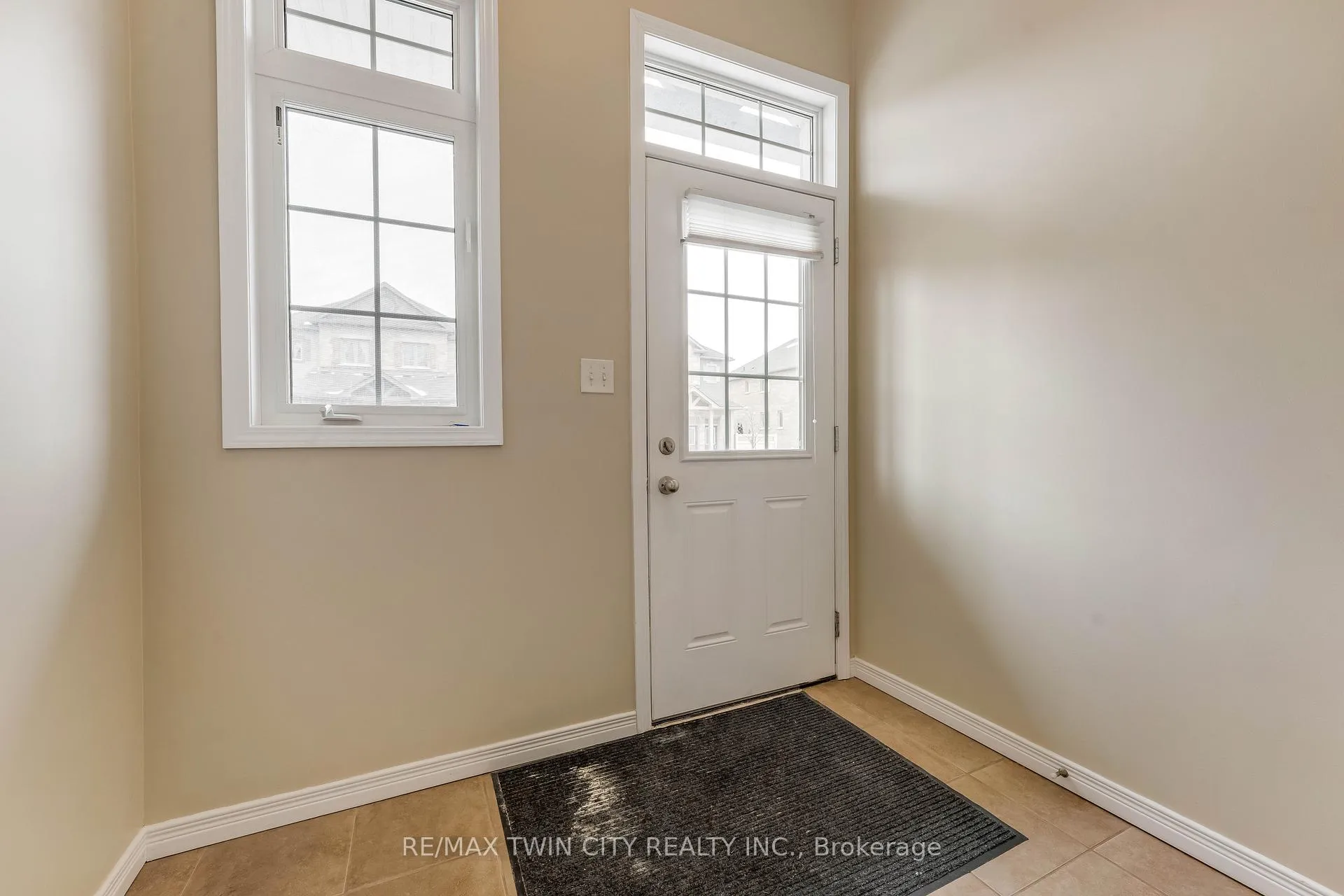 Photo 6 of Unit 9A, 931 Glasgow Street, Kitchener — HOMEH