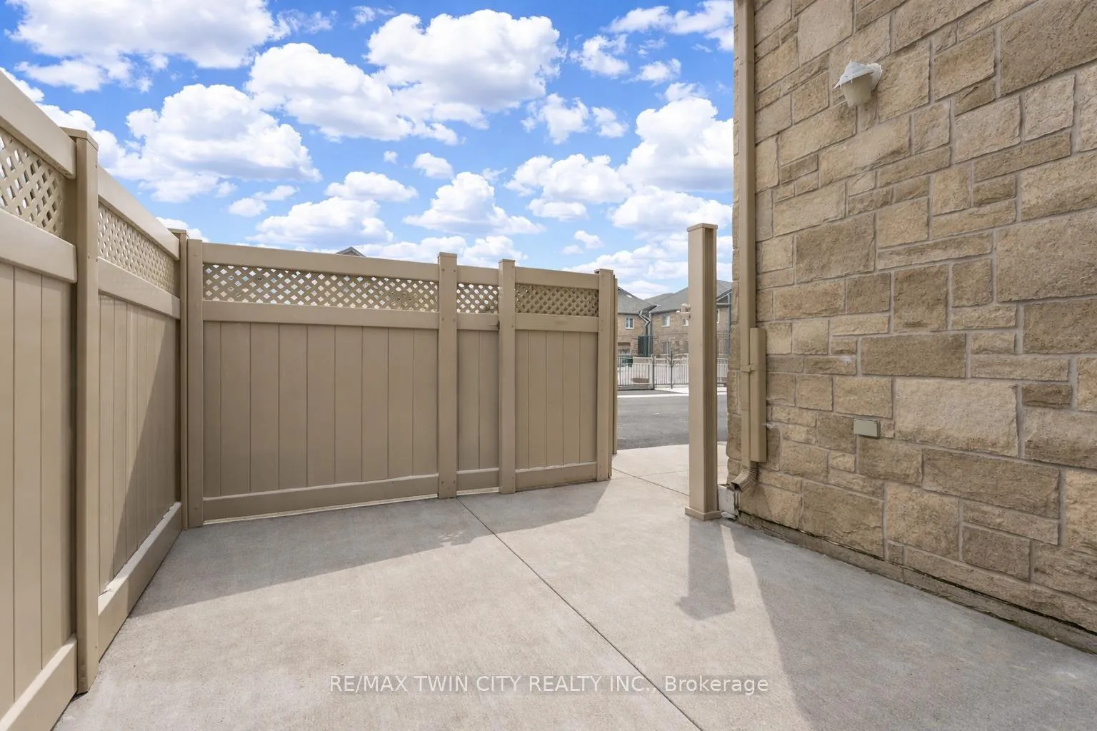 Photo 23 of Unit 9A, 931 Glasgow Street, Kitchener — HOMEH