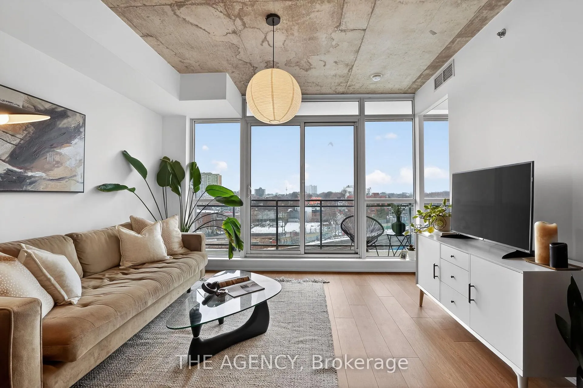 Photo 6 of Unit 710, 20 Minowan Miikan Lane, Toronto, Little Portugal — HOMEH