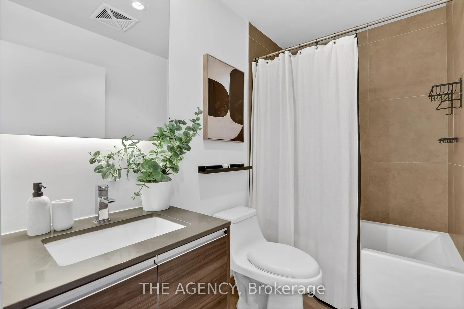 Photo 11 of Unit 710, 20 Minowan Miikan Lane, Toronto, Little Portugal — HOMEH