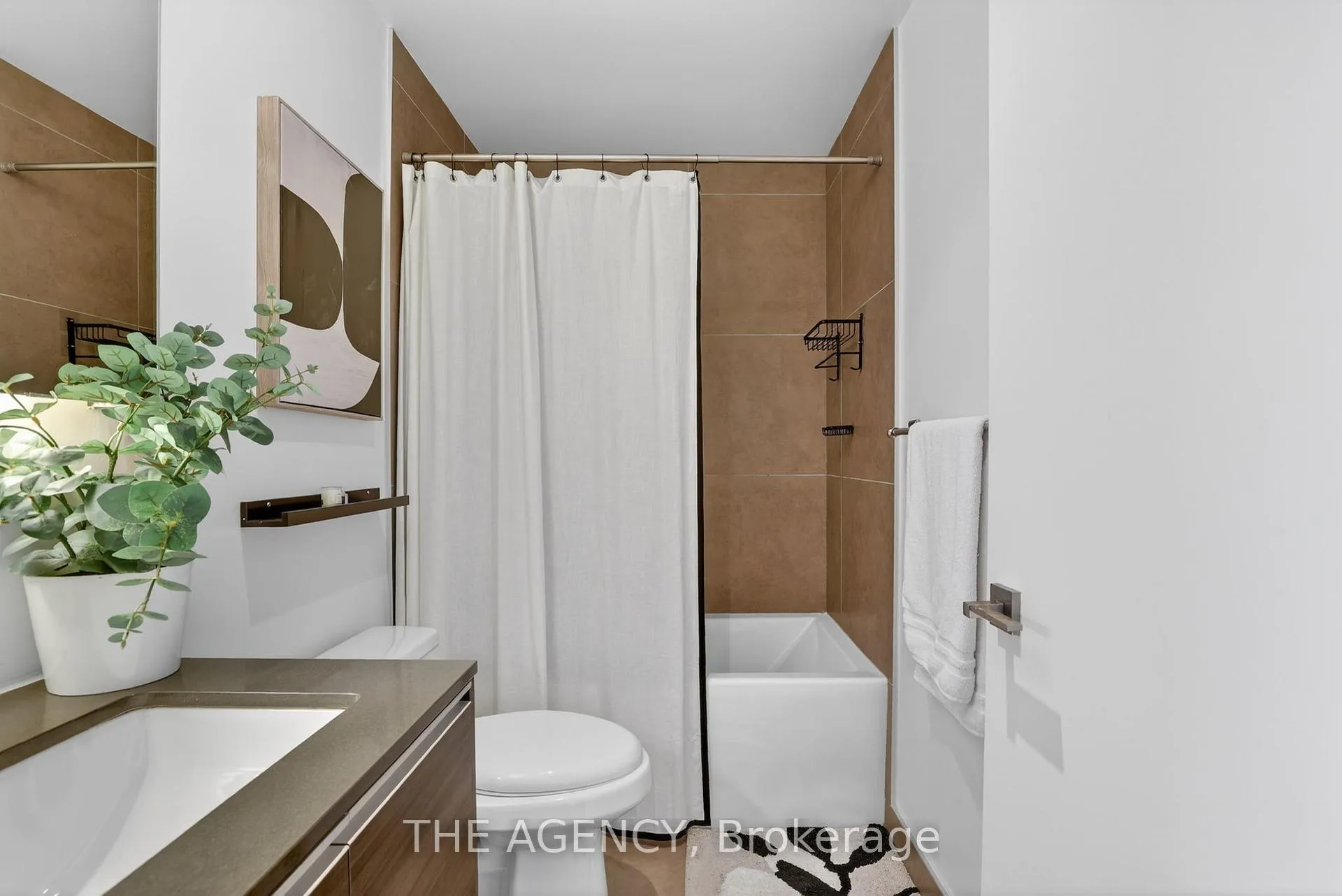 Photo 12 of Unit 710, 20 Minowan Miikan Lane, Toronto, Little Portugal — HOMEH