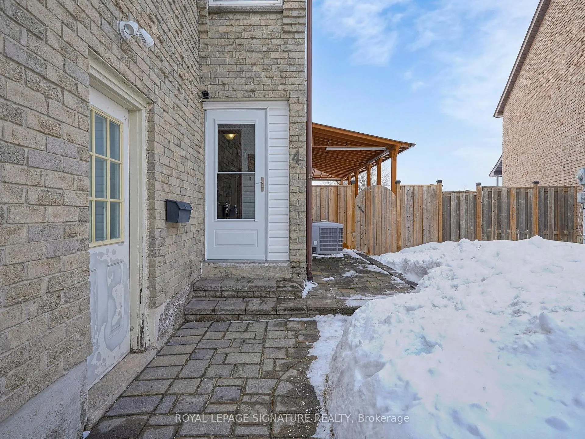 Photo 3 of 4 Fieldview Crescent, Markham, Milliken Mills West — HOMEH