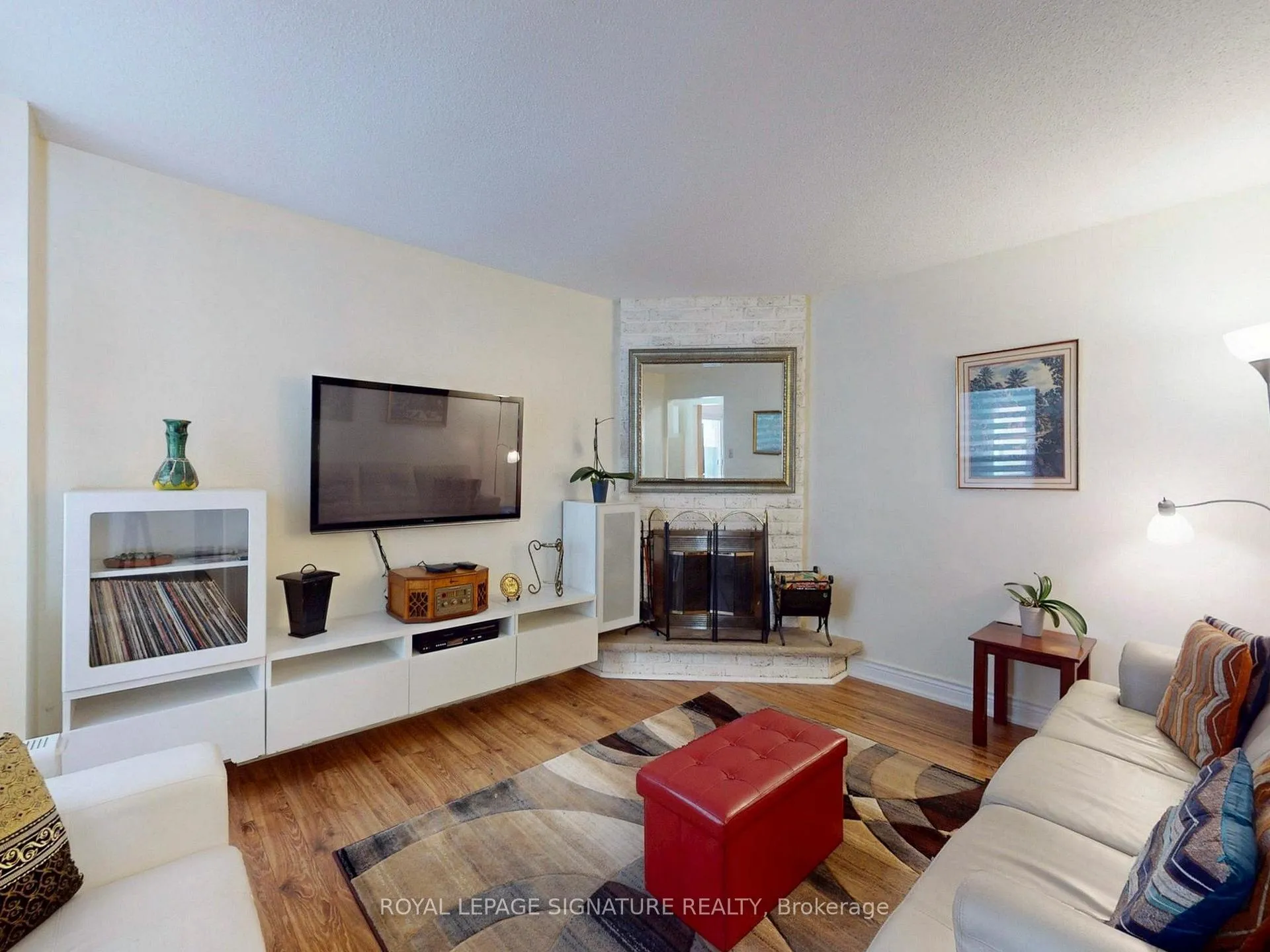 Photo 8 of 4 Fieldview Crescent, Markham, Milliken Mills West — HOMEH