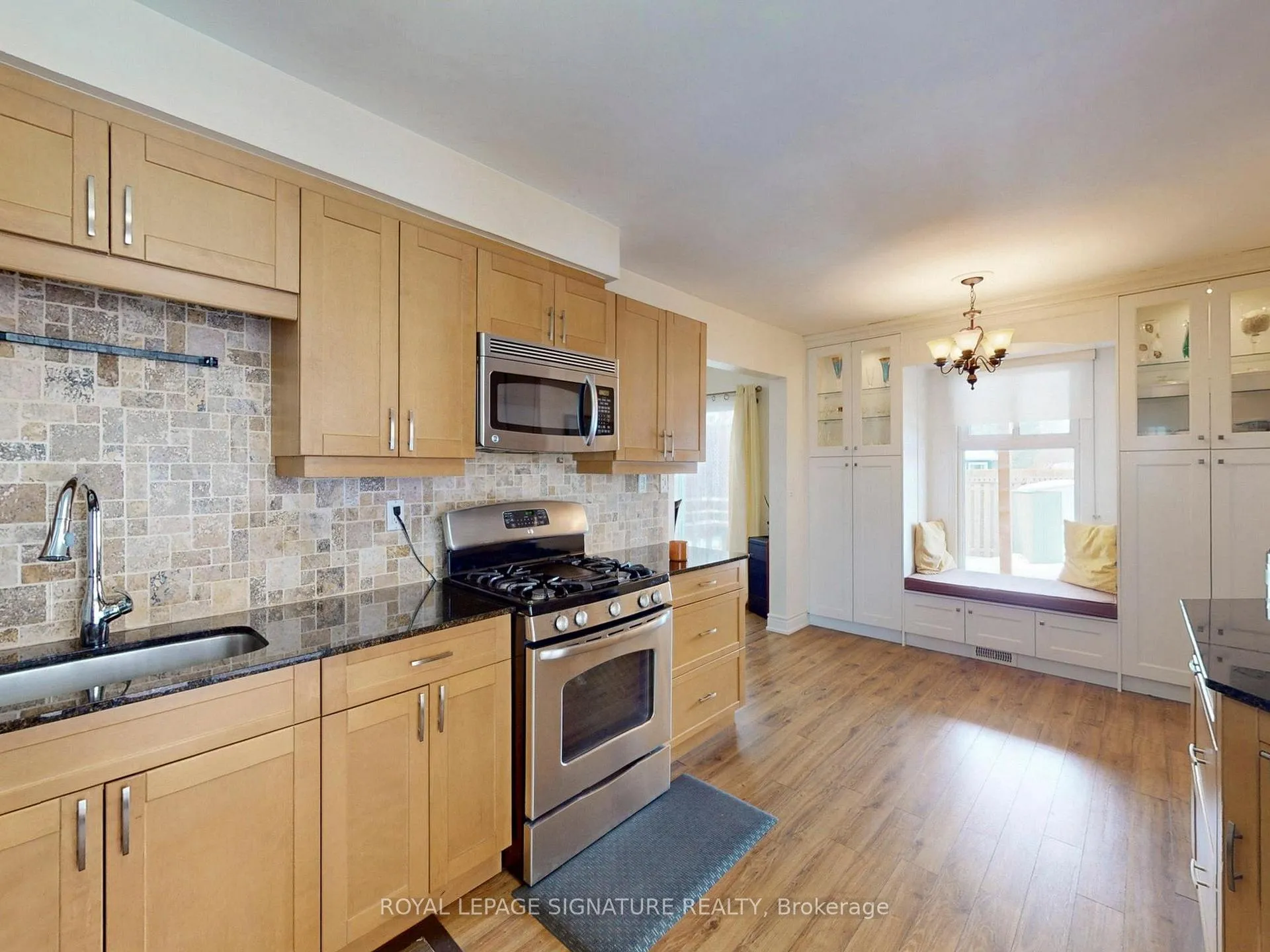 Photo 12 of 4 Fieldview Crescent, Markham, Milliken Mills West — HOMEH