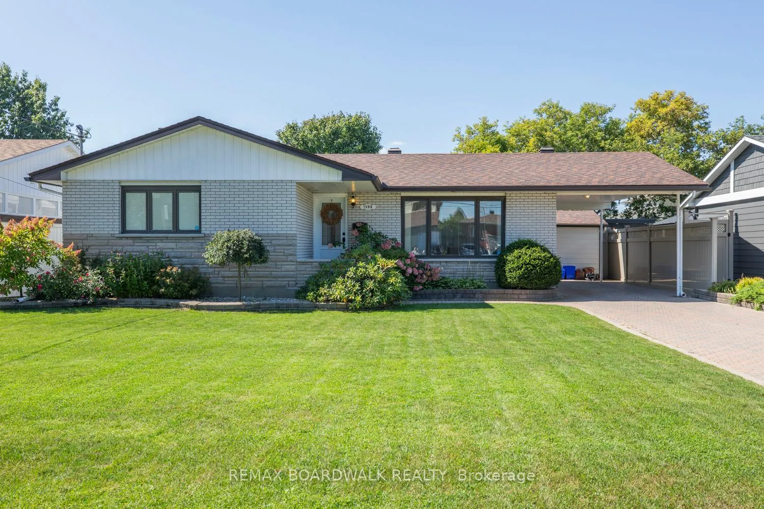 Photo 1 of 1588 Maxime Street, Ottawa, Pineview — HOMEH