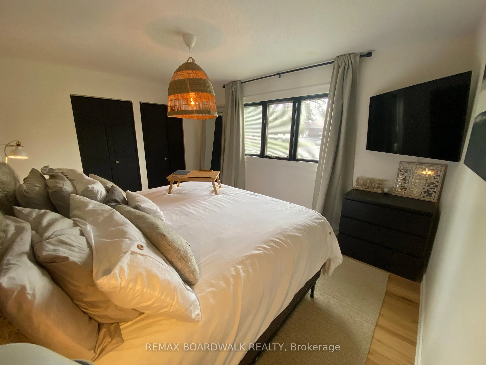 Photo 13 of 1588 Maxime Street, Ottawa, Pineview — HOMEH