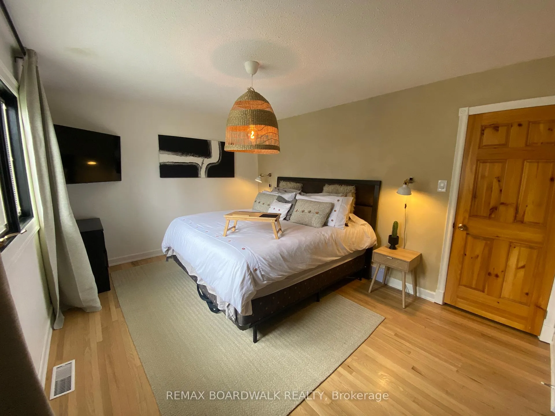 Photo 14 of 1588 Maxime Street, Ottawa, Pineview — HOMEH