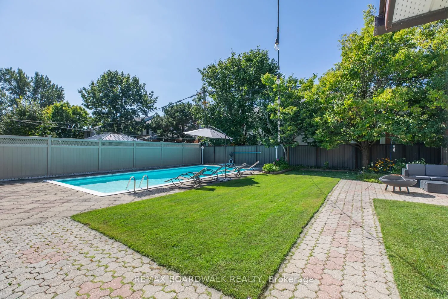 Photo 22 of 1588 Maxime Street, Ottawa, Pineview — HOMEH