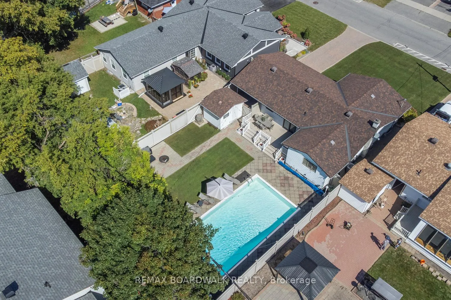 Photo 28 of 1588 Maxime Street, Ottawa, Pineview — HOMEH