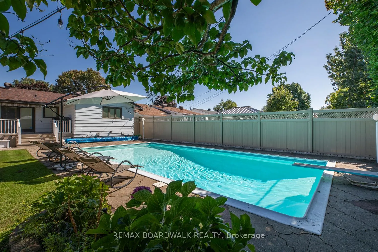 Photo 29 of 1588 Maxime Street, Ottawa, Pineview — HOMEH