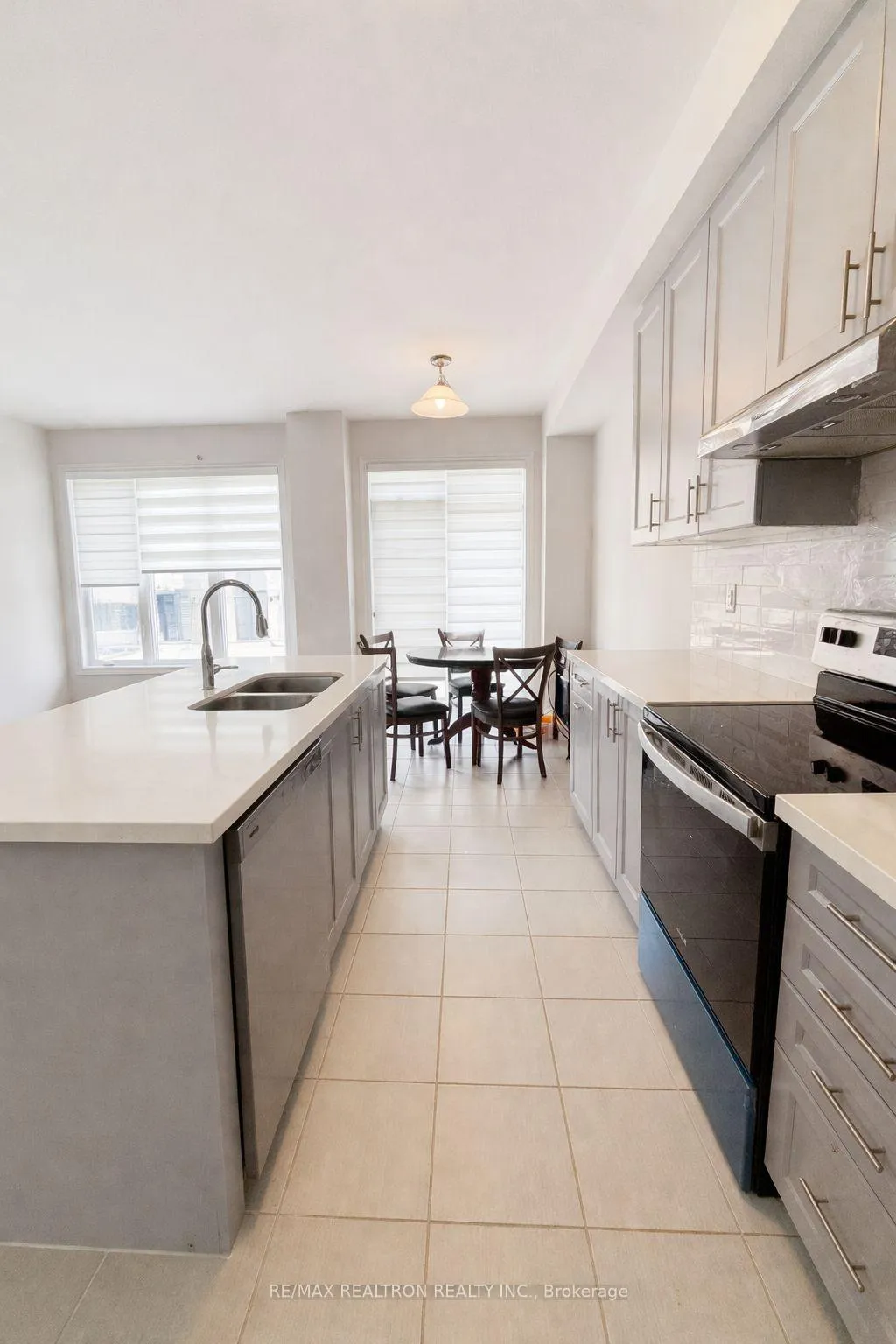 Photo 4 of 58 Harvey Bunker Crescent, Markham, Angus Glen — HOMEH