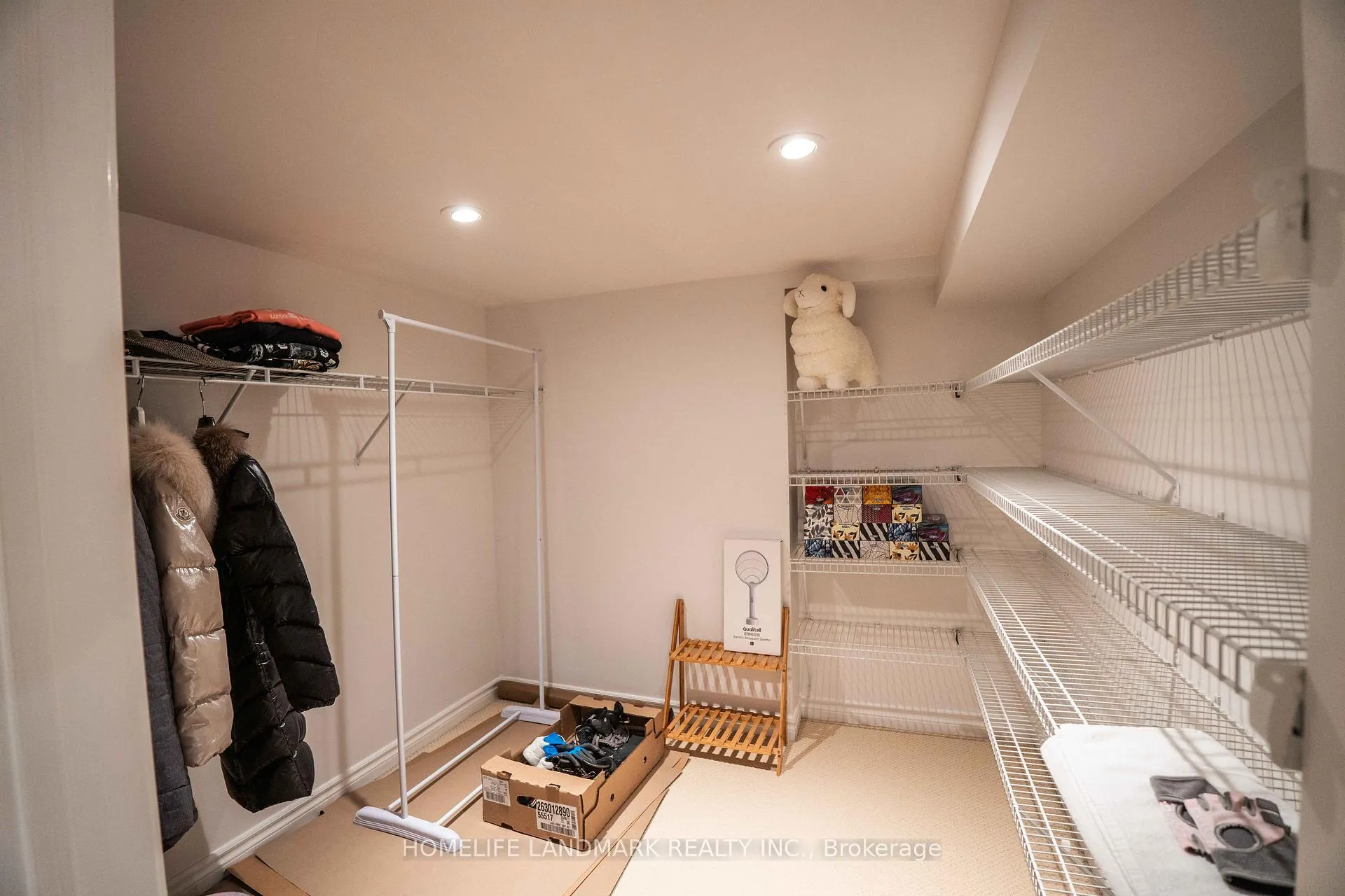 Photo 9 of Unit Bsmt, 48 Sir Stevens Drive, Vaughan, Patterson — HOMEH