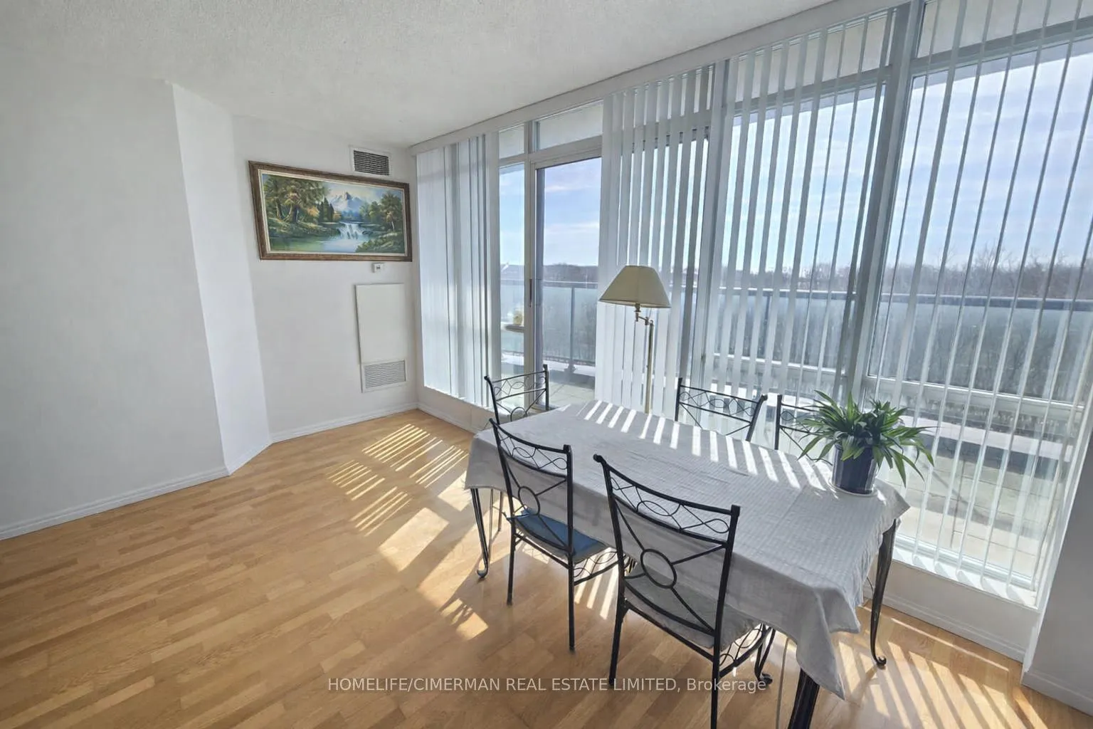 Photo 2 of Unit 711, 219 Fort York Boulevard, Toronto, Niagara — HOMEH