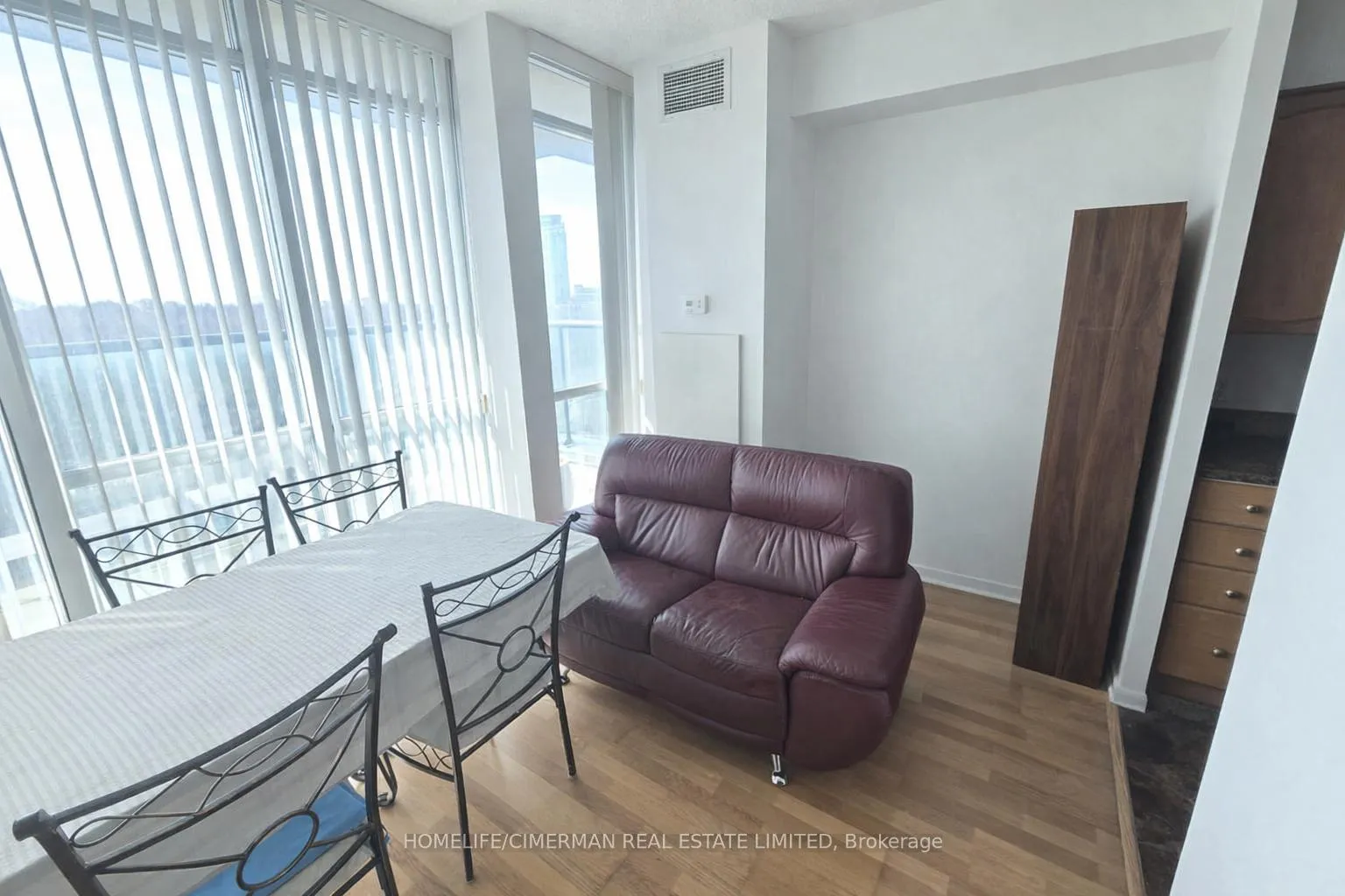 Photo 6 of Unit 711, 219 Fort York Boulevard, Toronto, Niagara — HOMEH