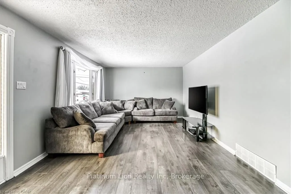 Photo 10 of 2088 Pilon Street, Sudbury Remote Area — HOMEH