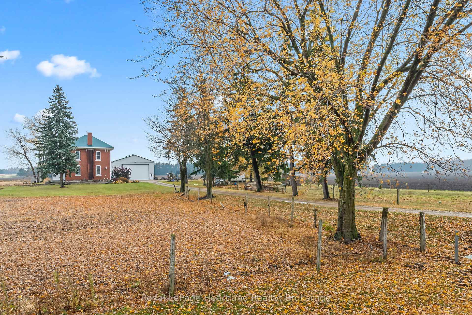 Photo 10 of 85102 Brussels Line, Huron East, Grey — HOMEH
