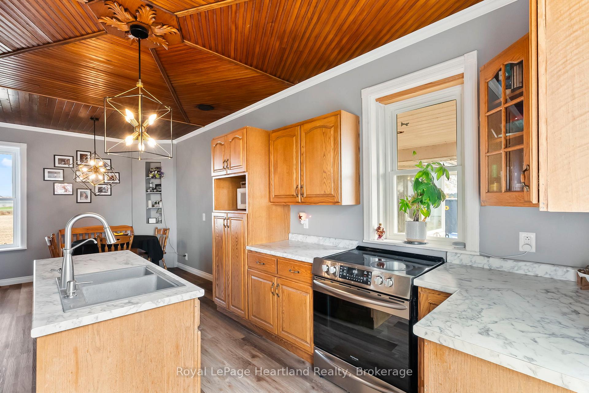 Photo 21 of 85102 Brussels Line, Huron East, Grey — HOMEH