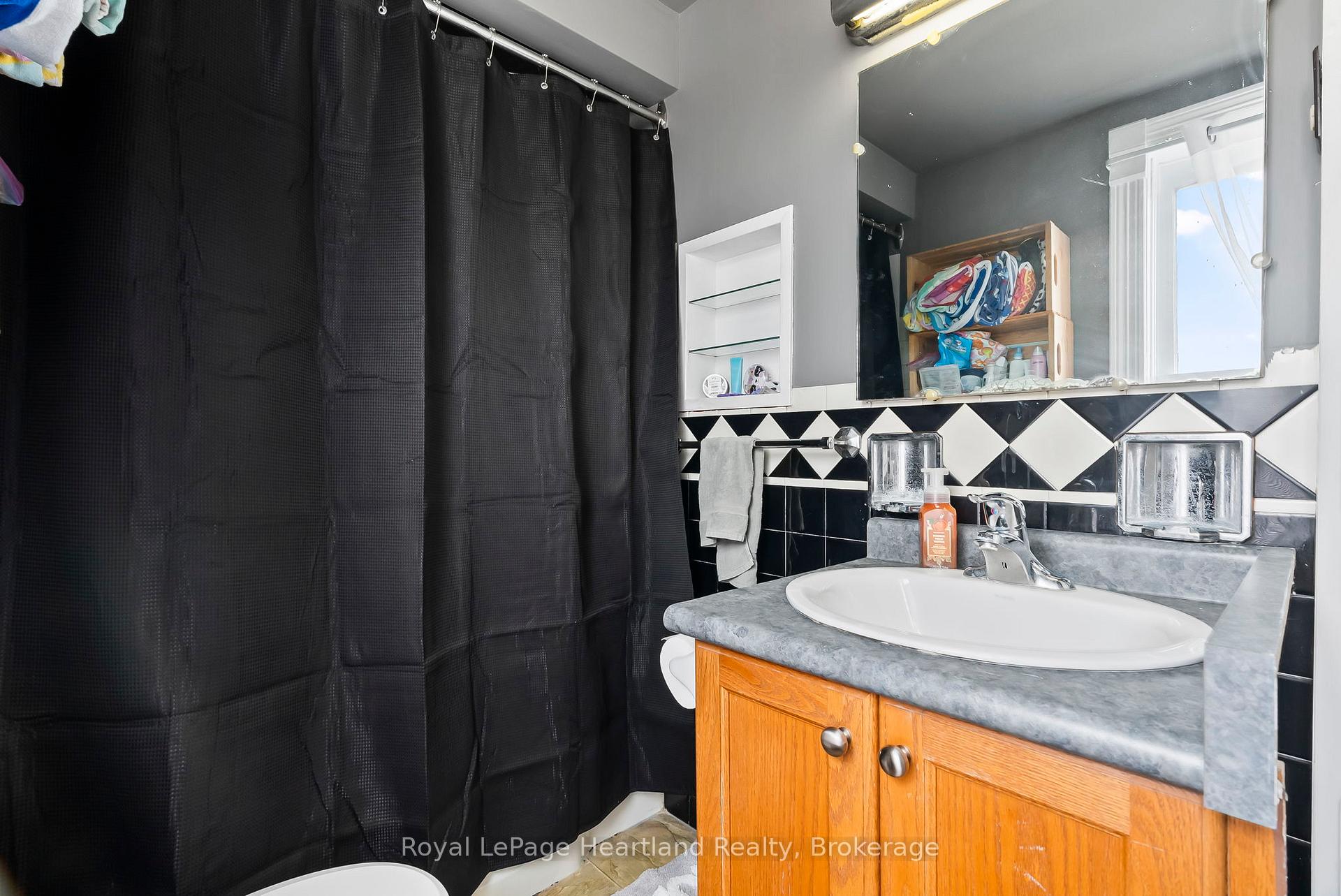 Photo 38 of 85102 Brussels Line, Huron East, Grey — HOMEH