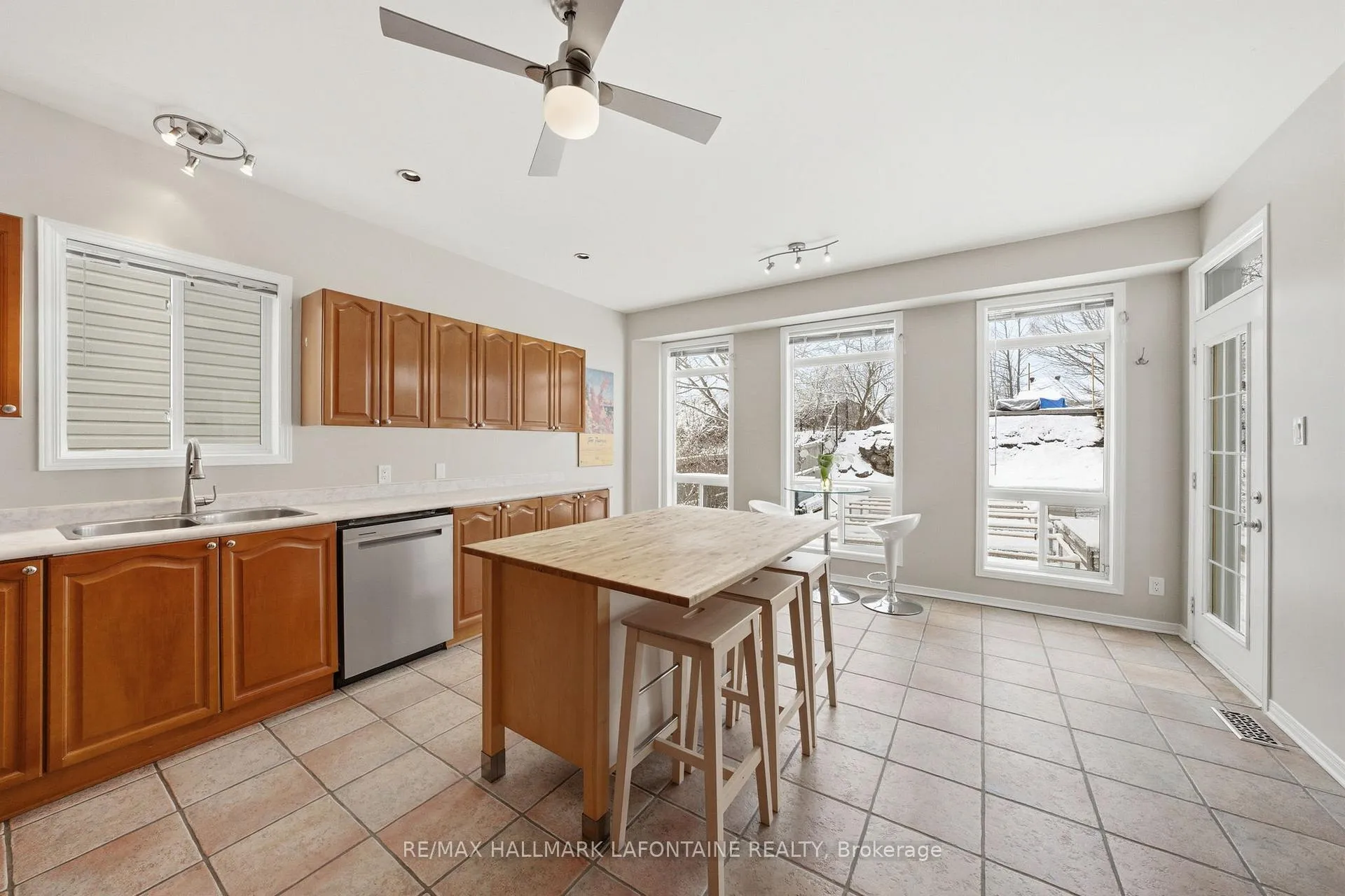 Photo 12 of 60 Hemlo Crescent, Ottawa, Kanata - Kanata Lakes/Heritage Hills — HOMEH