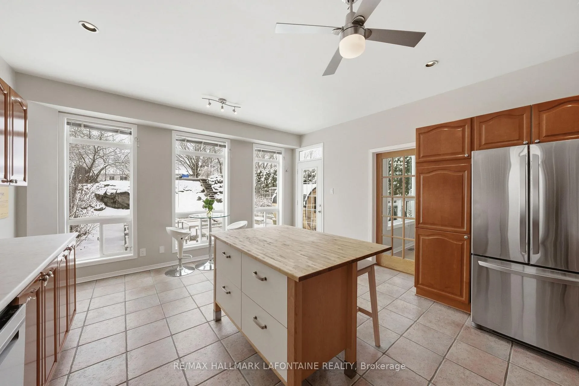 Photo 13 of 60 Hemlo Crescent, Ottawa, Kanata - Kanata Lakes/Heritage Hills — HOMEH