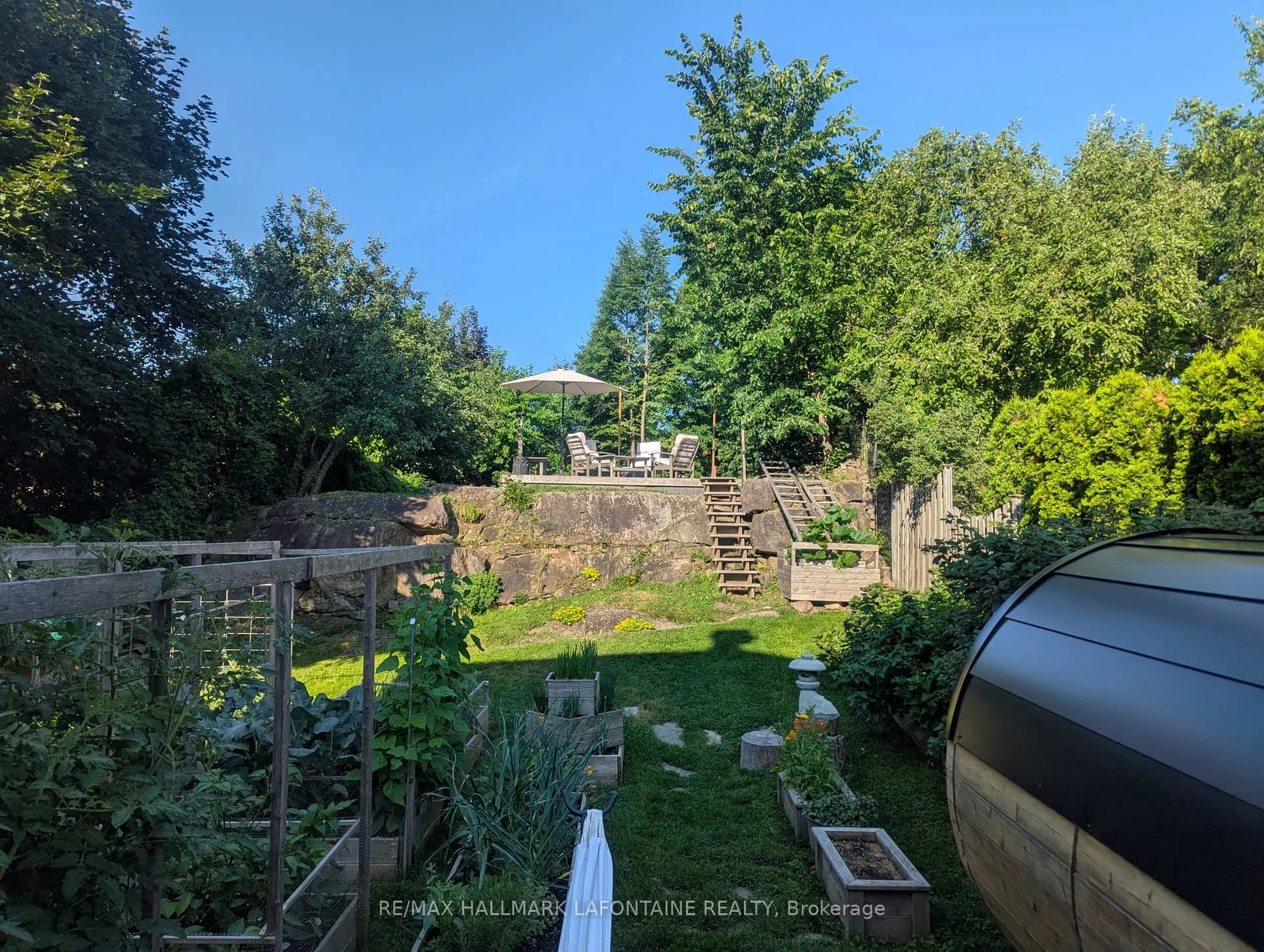 Photo 36 of 60 Hemlo Crescent, Ottawa, Kanata - Kanata Lakes/Heritage Hills — HOMEH