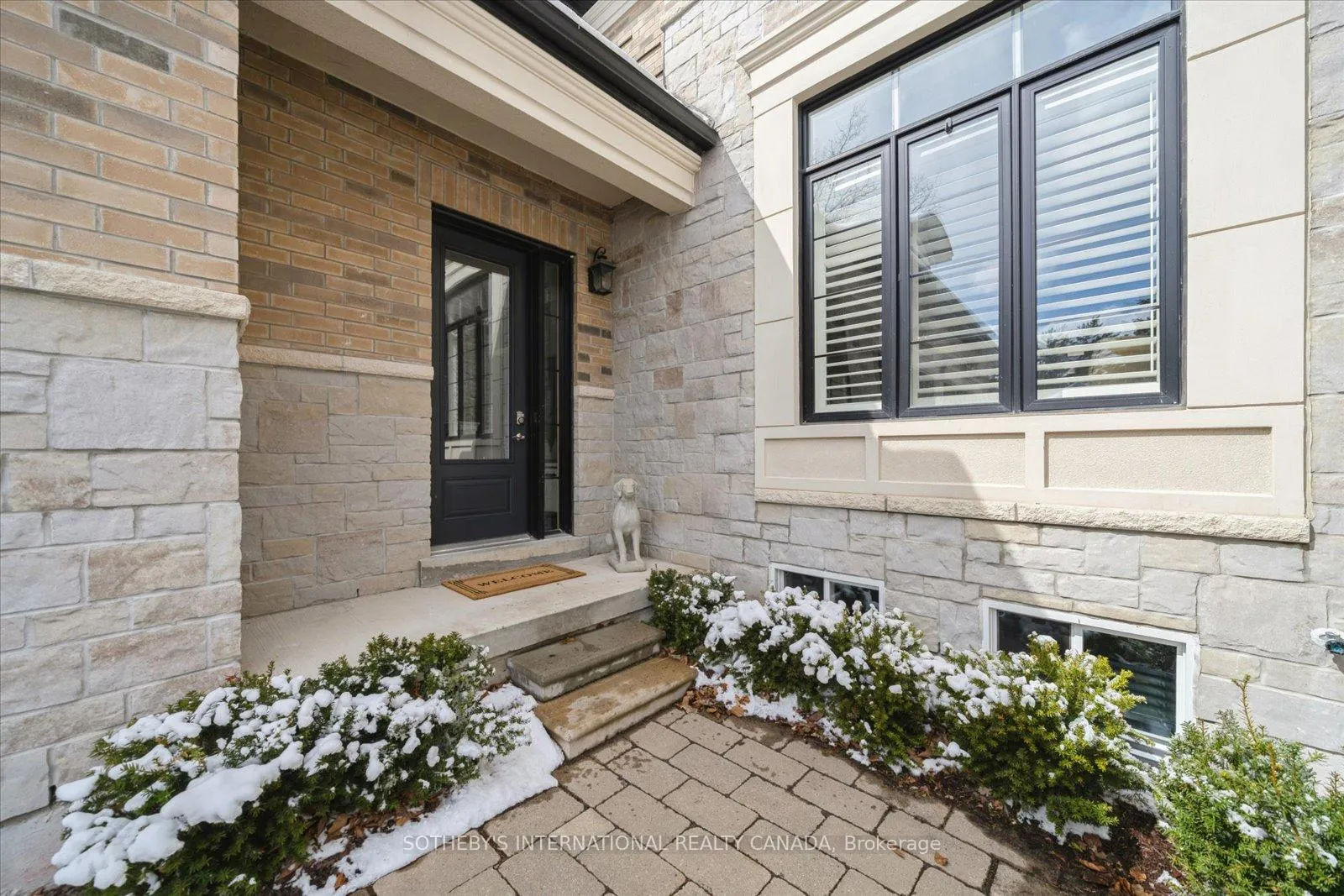 Photo 3 of 112 Woodview Drive, Pickering, Rougemount — HOMEH