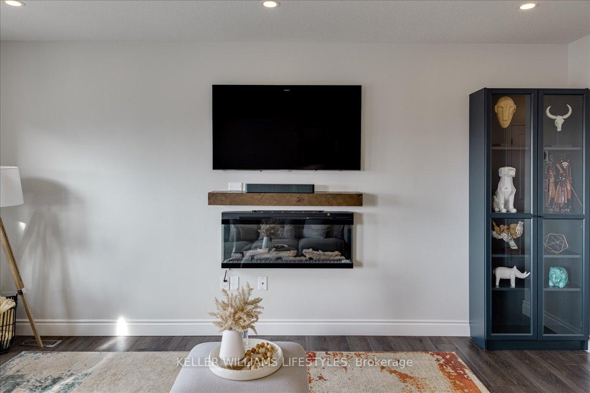 Photo 13 of 100 Gilmour Drive, Lucan Biddulph, Lucan — HOMEH