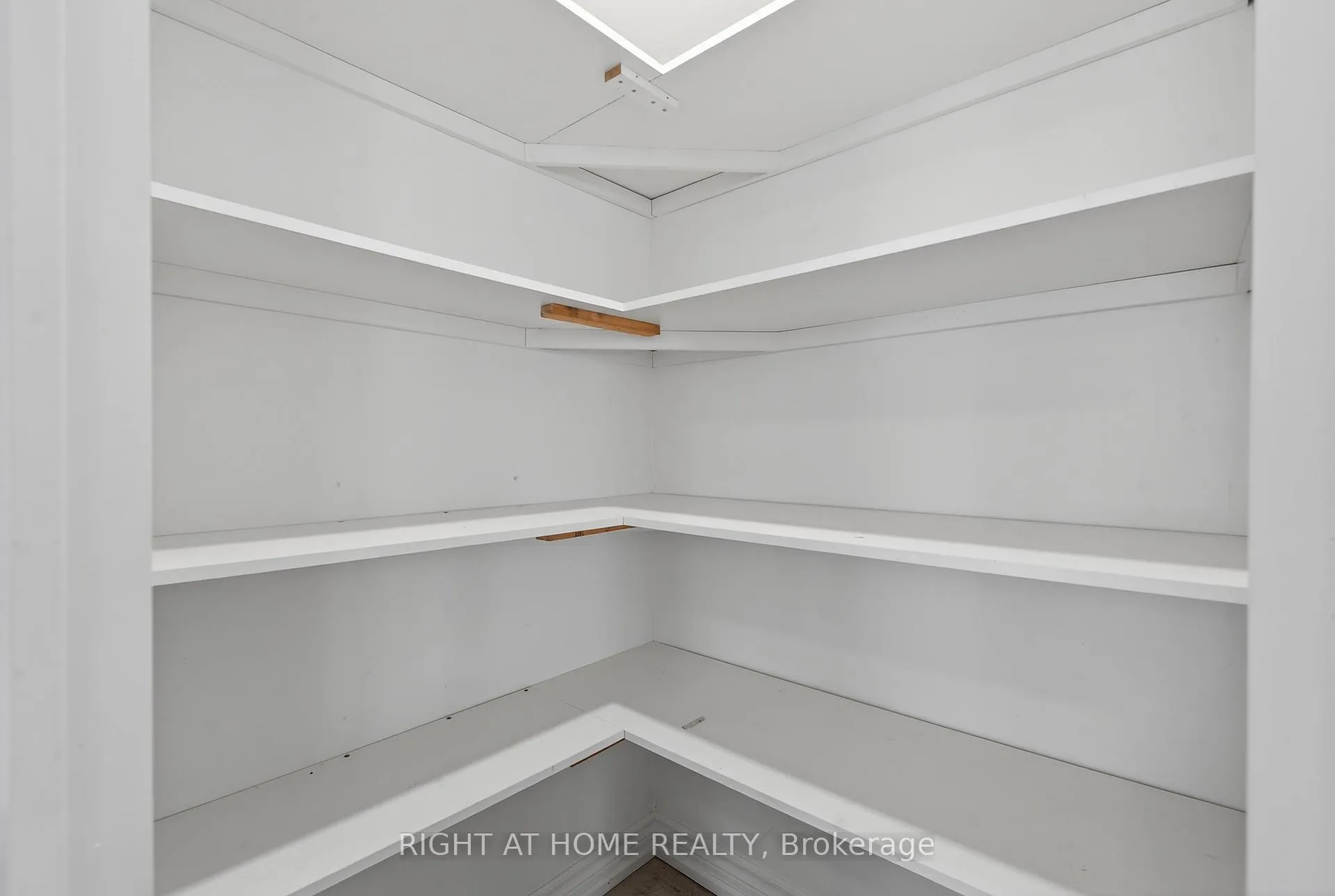Photo 17 of 73 Brennan Crescent, Loyalist, Odessa — HOMEH