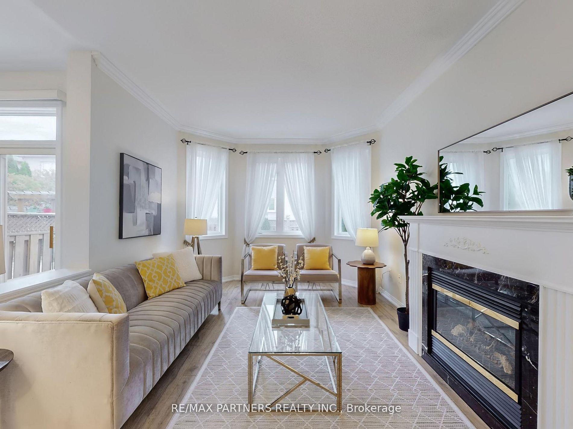 Photo 2 of 10 Whitford Road, Markham, Cachet — HOMEH