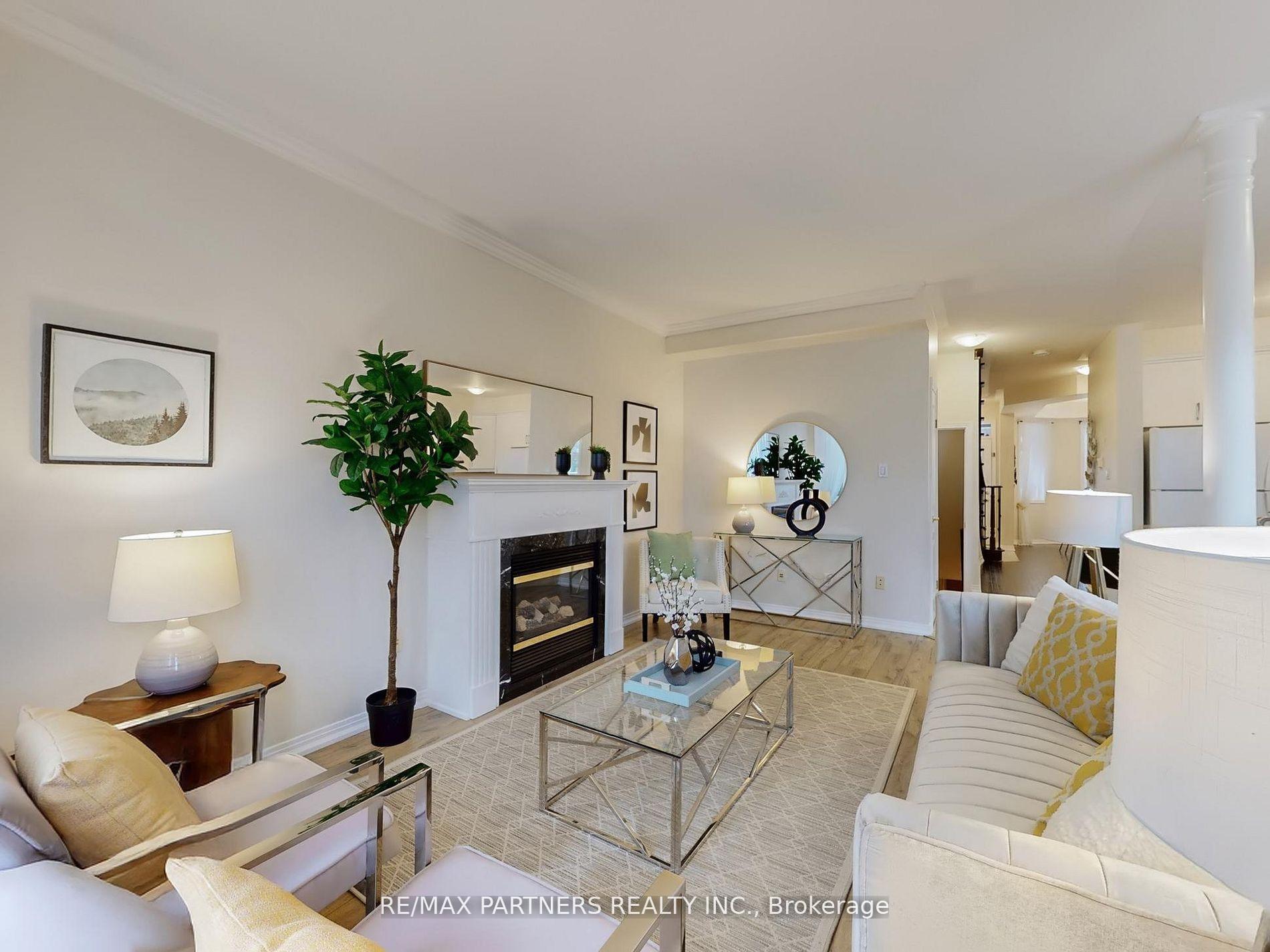 Photo 3 of 10 Whitford Road, Markham, Cachet — HOMEH