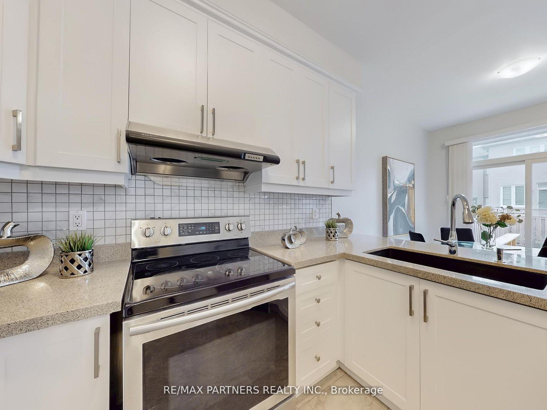 Photo 6 of 10 Whitford Road, Markham, Cachet — HOMEH