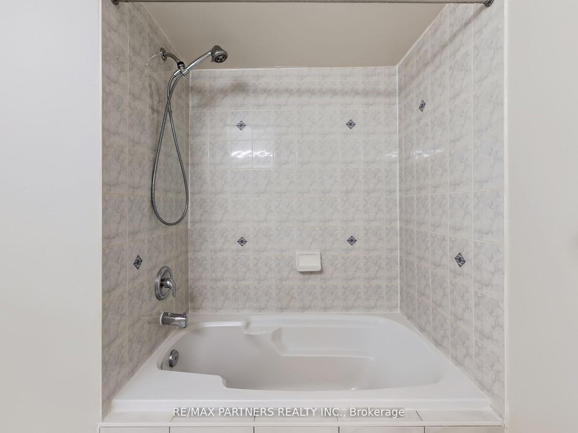 Photo 24 of 10 Whitford Road, Markham, Cachet — HOMEH