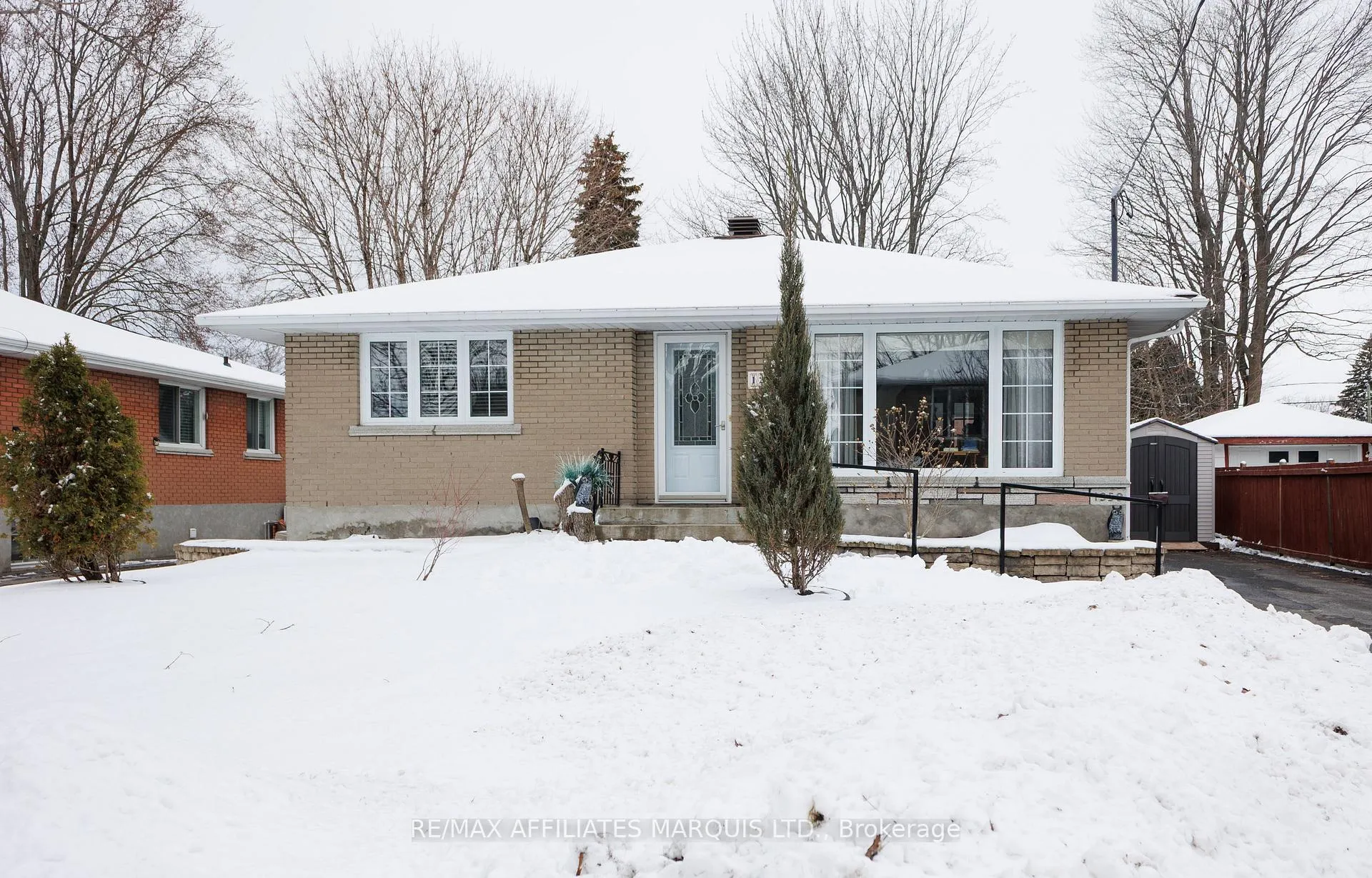 Photo 2 of 1220 Caswell Crescent, Cornwall — HOMEH