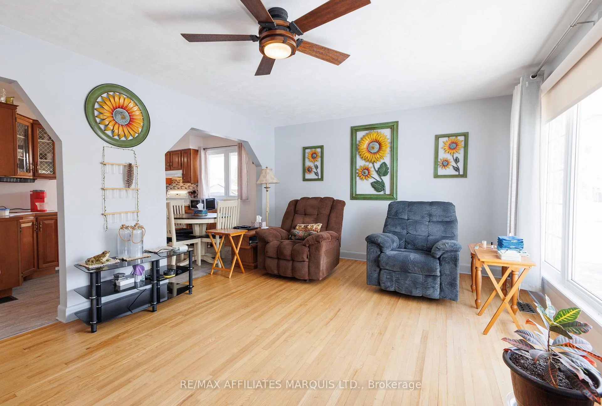 Photo 4 of 1220 Caswell Crescent, Cornwall — HOMEH