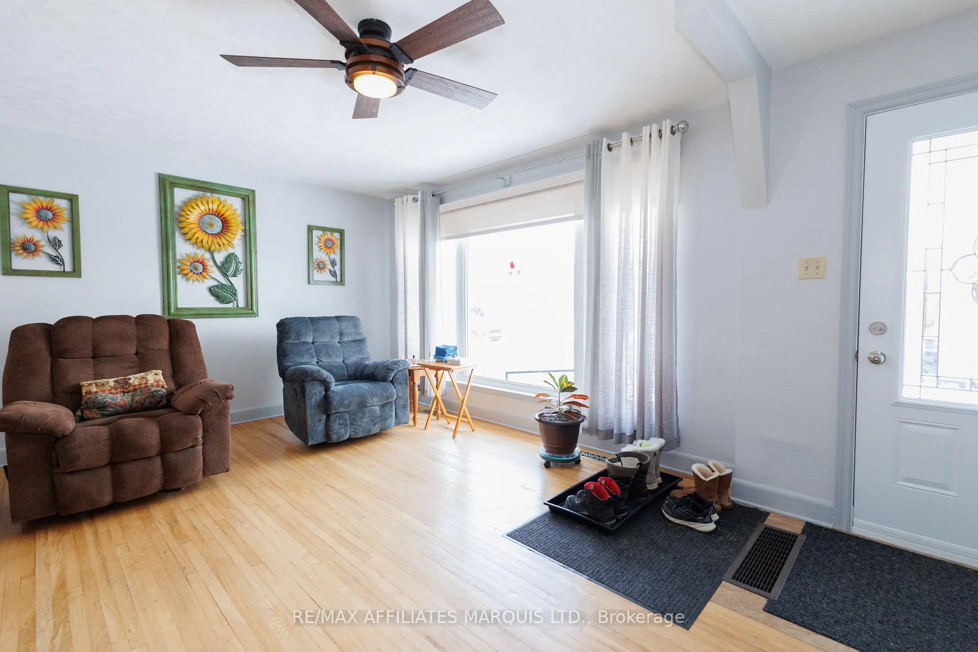 Photo 5 of 1220 Caswell Crescent, Cornwall — HOMEH