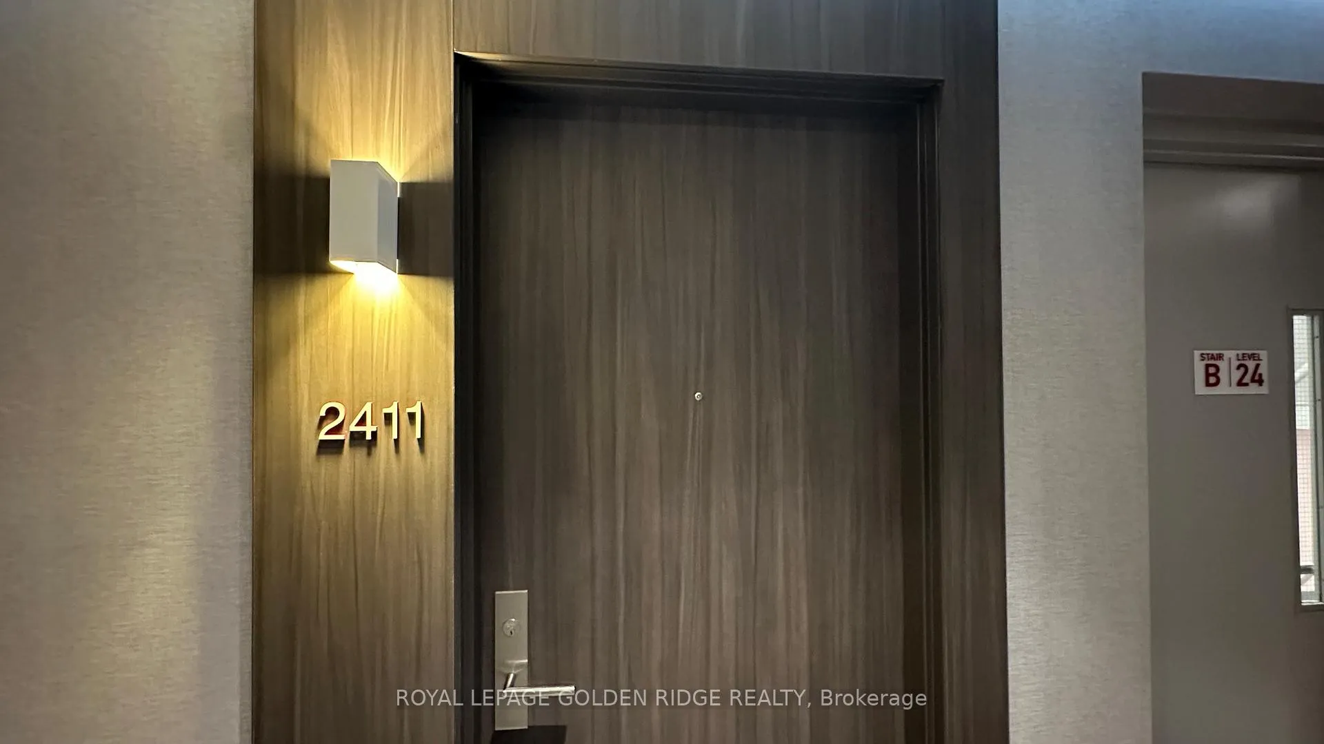Photo 2 of Unit 2411, 185 Roehampton Avenue, Toronto, Mount Pleasant East — HOMEH