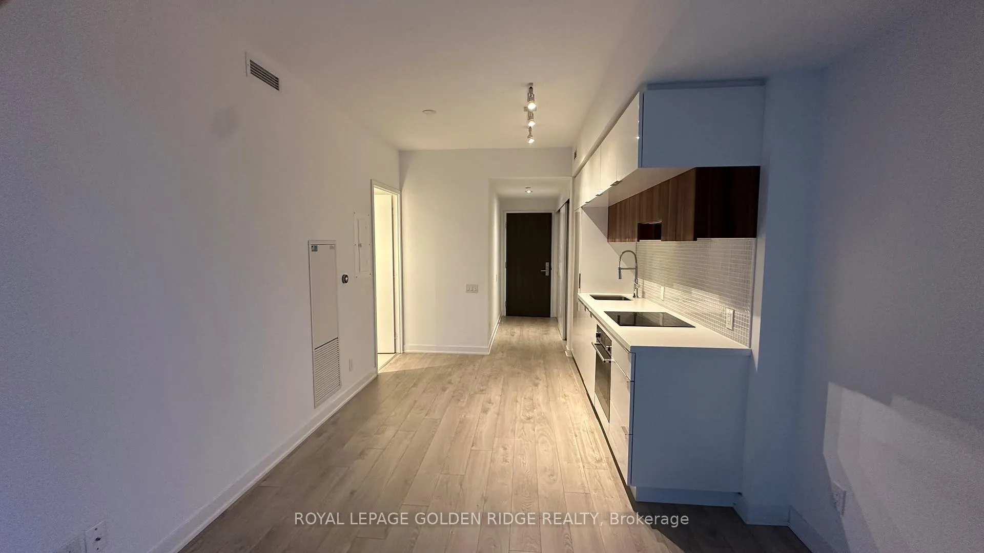 Photo 8 of Unit 2411, 185 Roehampton Avenue, Toronto, Mount Pleasant East — HOMEH