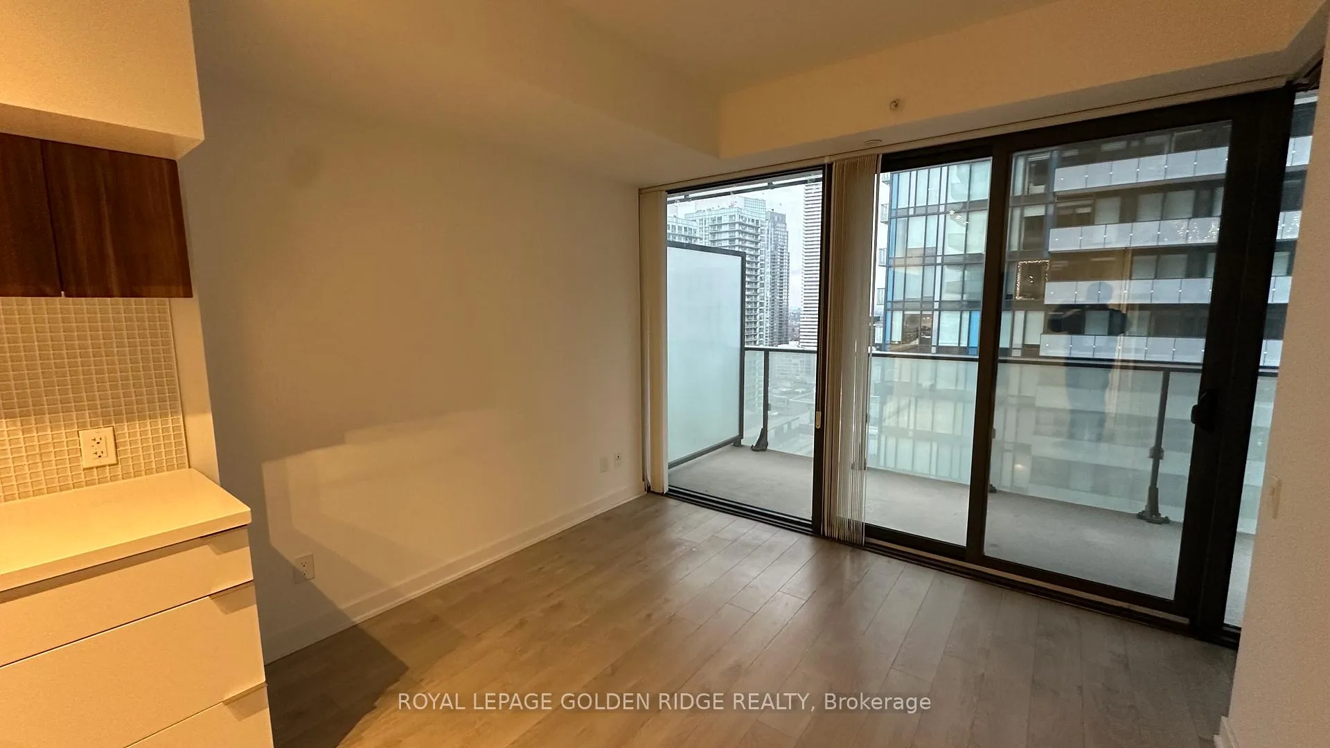Photo 10 of Unit 2411, 185 Roehampton Avenue, Toronto, Mount Pleasant East — HOMEH