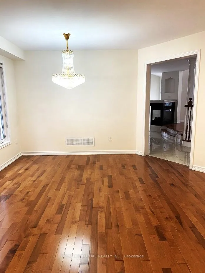 Photo 3 of 40 Pagnello Court, Markham, Box Grove — HOMEH