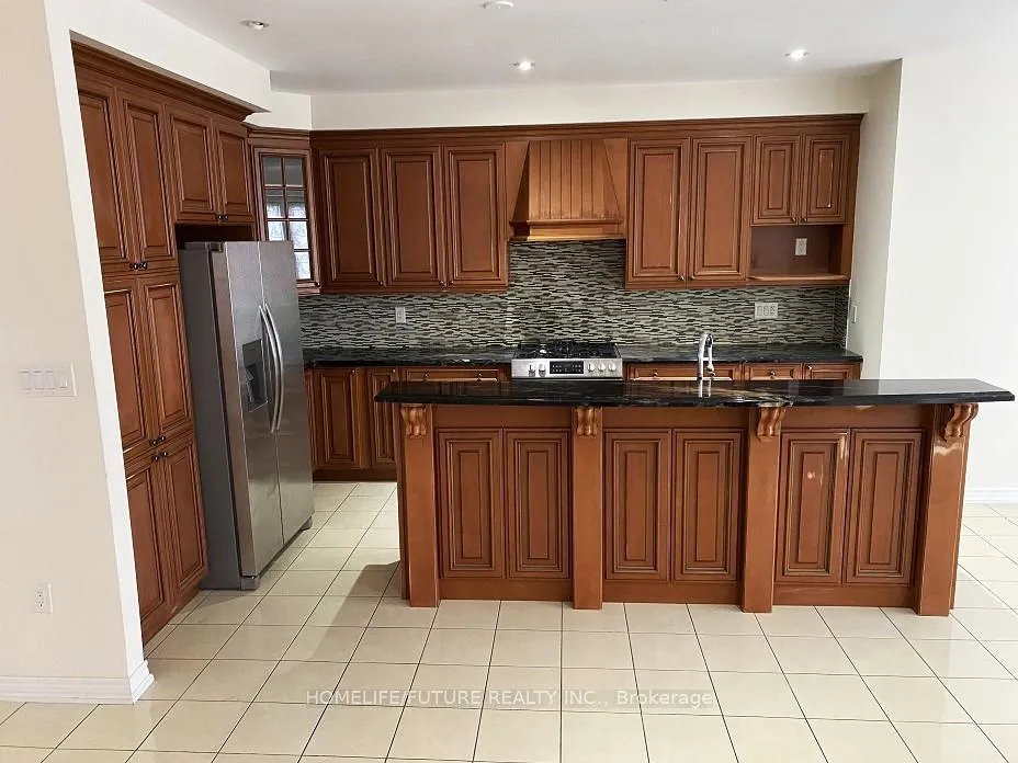 Photo 6 of 40 Pagnello Court, Markham, Box Grove — HOMEH
