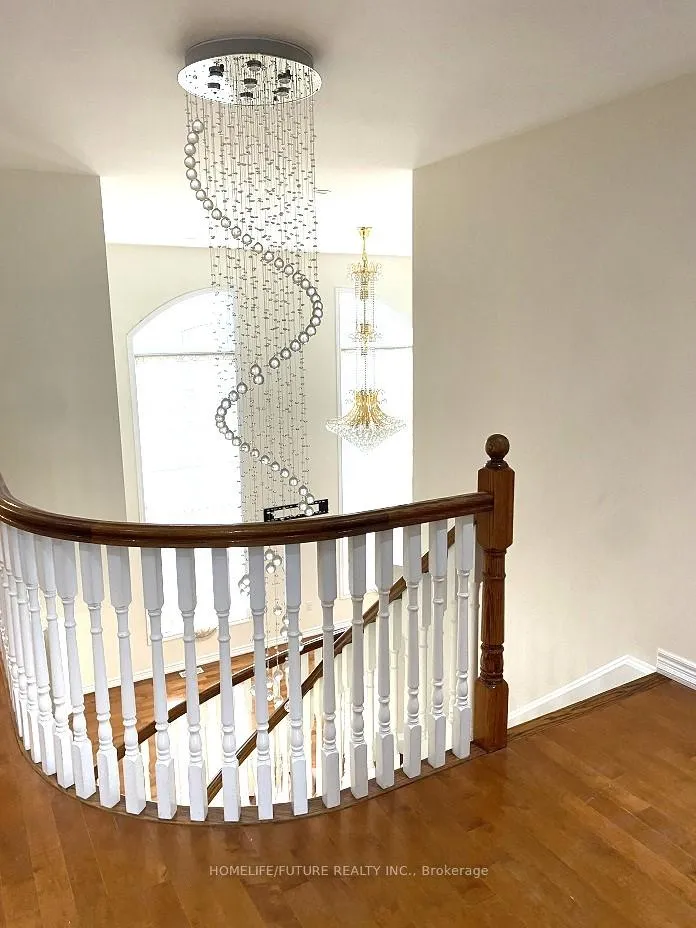 Photo 8 of 40 Pagnello Court, Markham, Box Grove — HOMEH