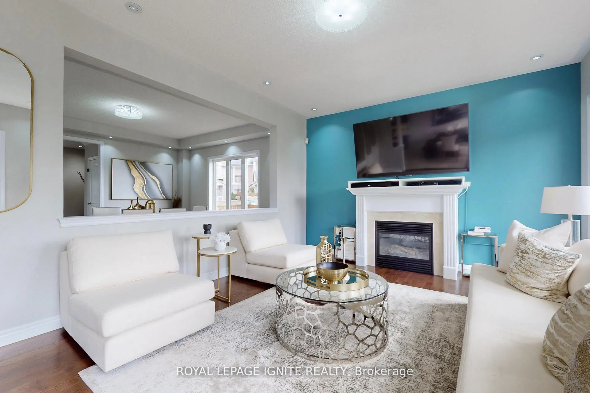 Photo 3 of 24 Arrowpoint Drive, Brampton, Credit Valley — HOMEH