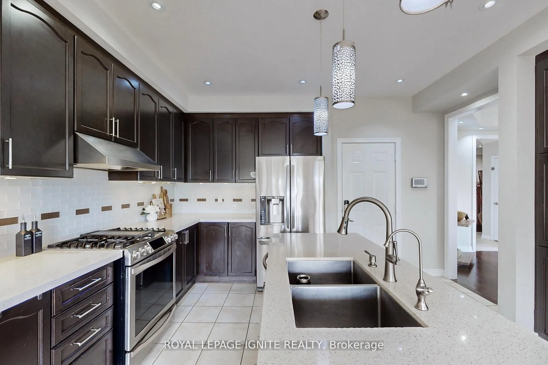 Photo 11 of 24 Arrowpoint Drive, Brampton, Credit Valley — HOMEH