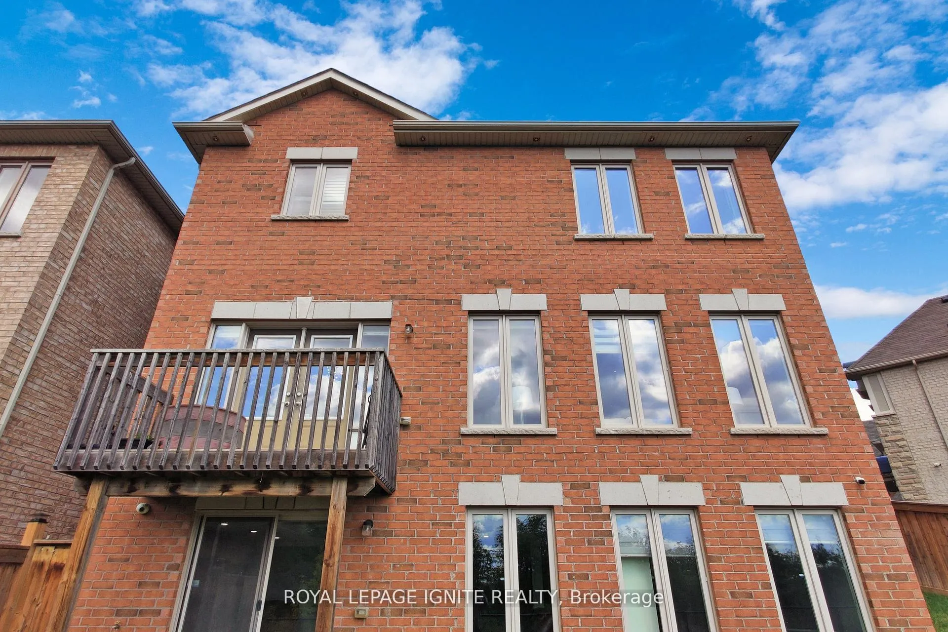 Photo 45 of 24 Arrowpoint Drive, Brampton, Credit Valley — HOMEH