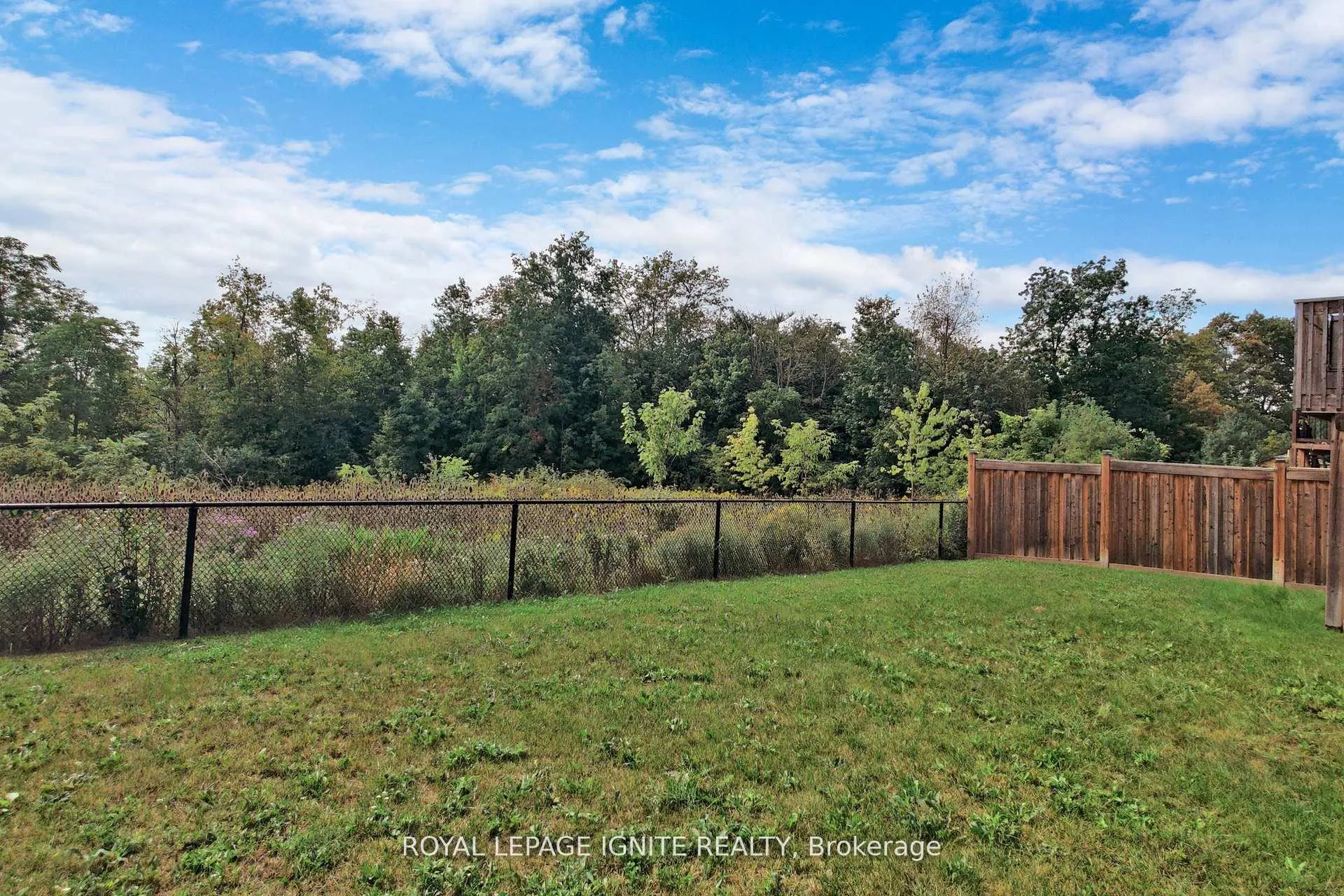 Photo 47 of 24 Arrowpoint Drive, Brampton, Credit Valley — HOMEH