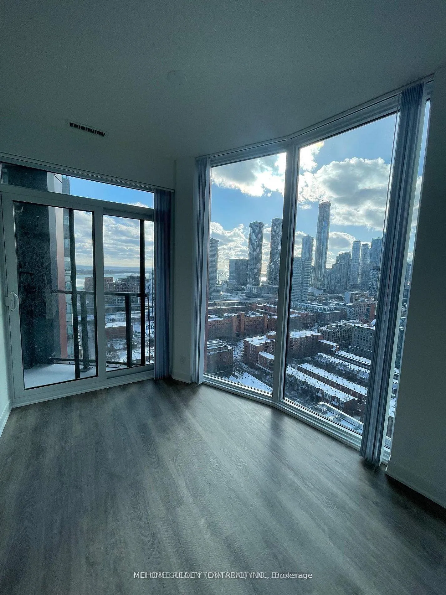 Photo 3 of Unit 3010, 180 Front Street E, Toronto, Moss Park — HOMEH