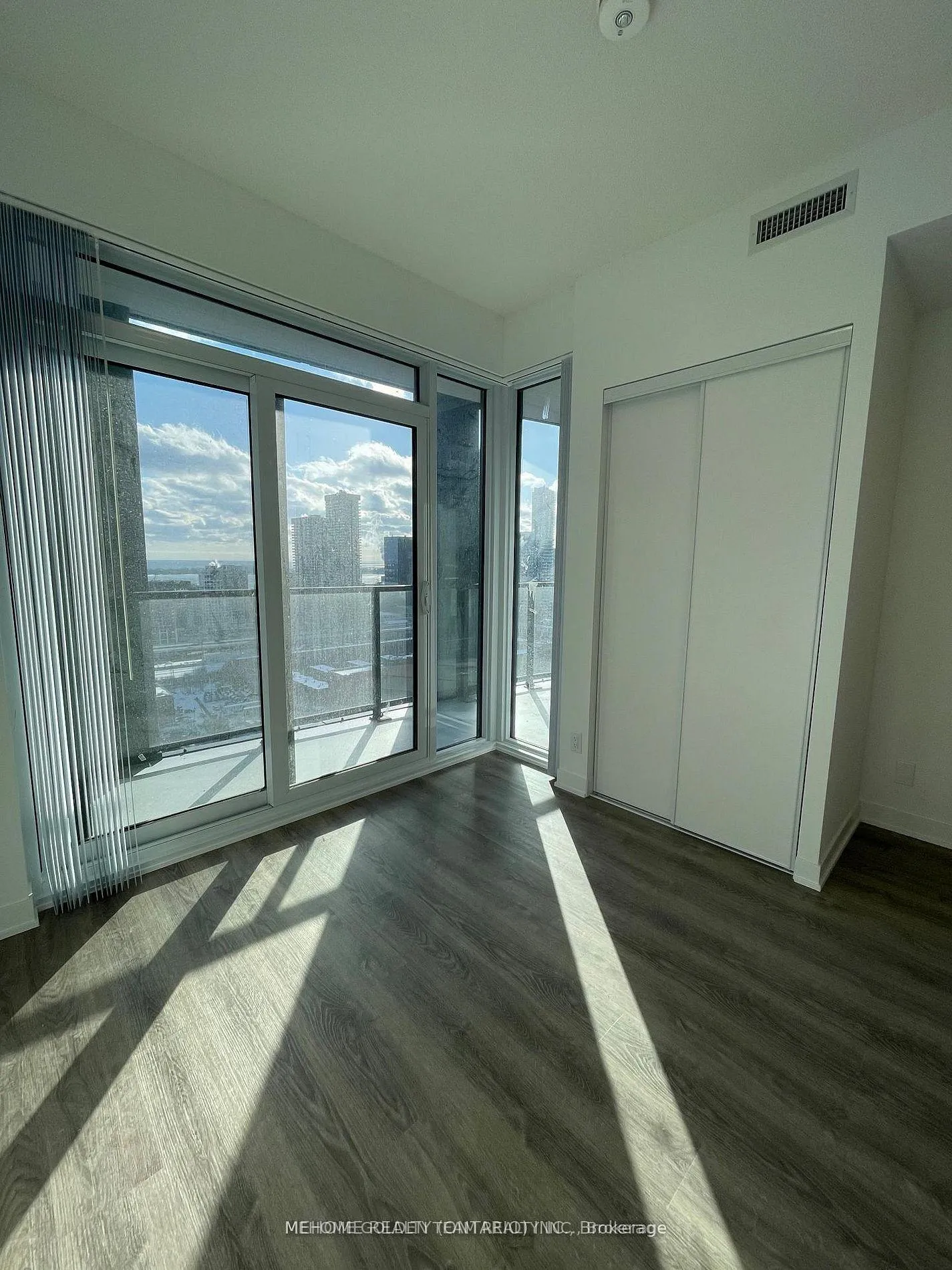 Photo 5 of Unit 3010, 180 Front Street E, Toronto, Moss Park — HOMEH