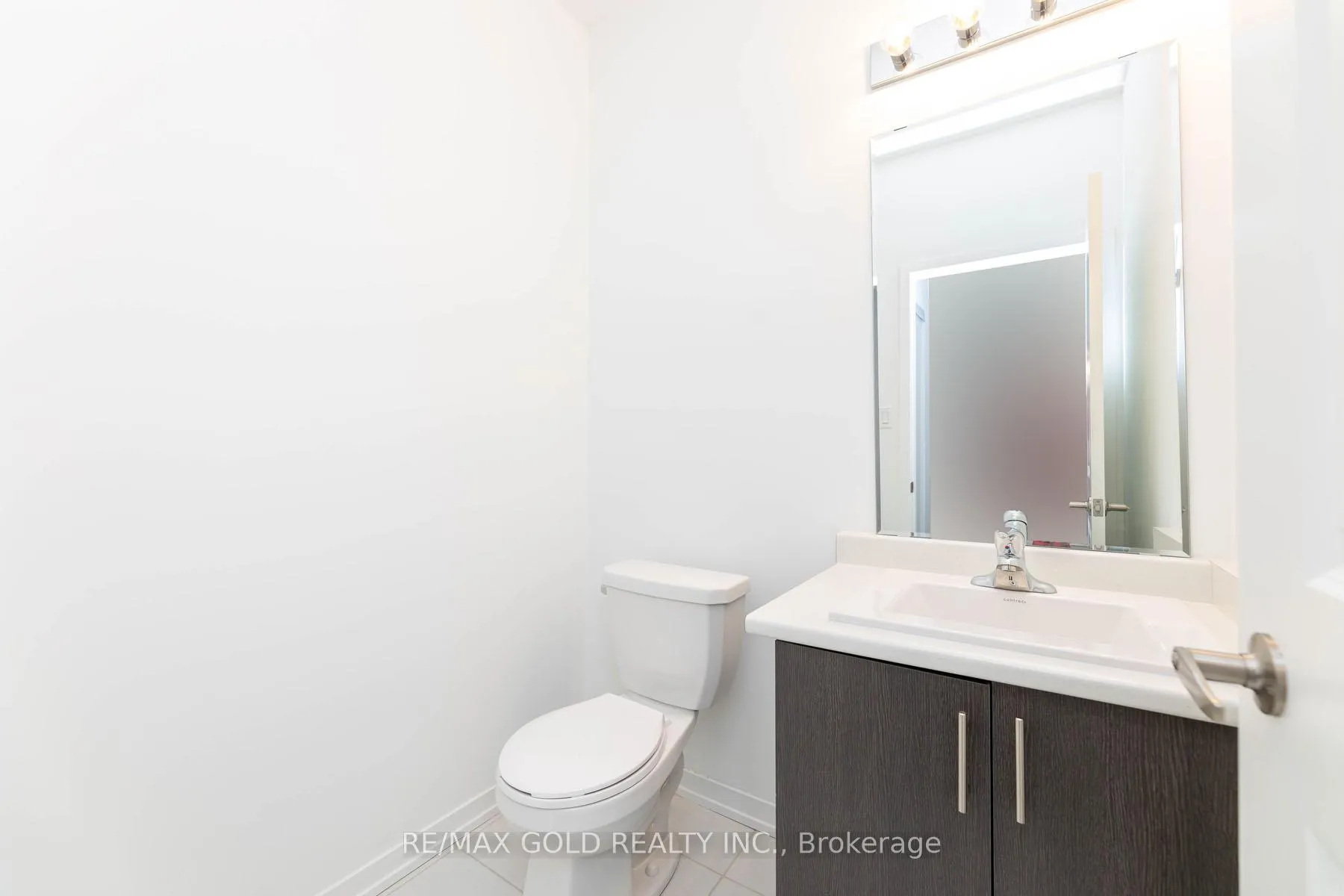 Photo 9 of 217 Monarch Avenue, Ajax, South West — HOMEH