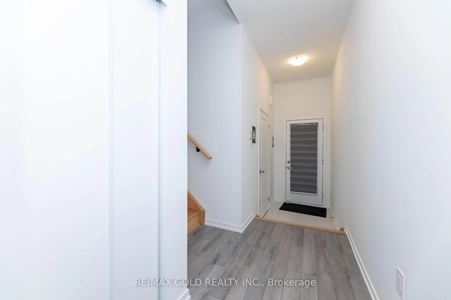 Photo 10 of 217 Monarch Avenue, Ajax, South West — HOMEH