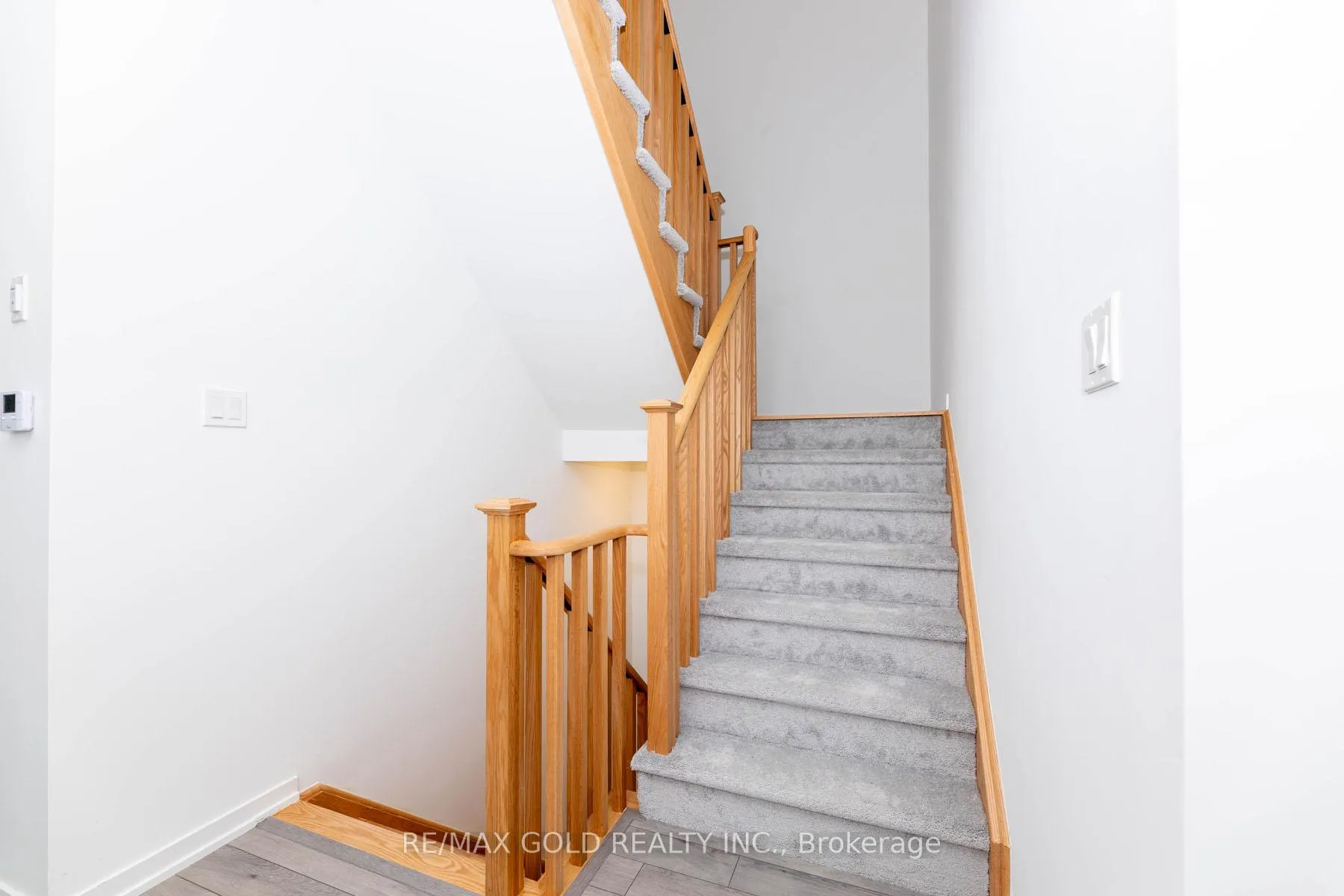 Photo 25 of 217 Monarch Avenue, Ajax, South West — HOMEH